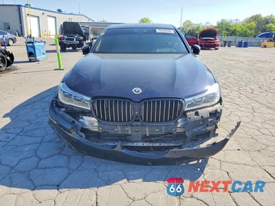 Piąte zdjęcie samochodu w środku: 2017 BMW 750 XI VIN:WBA7F2C52HG421718 - miniatura