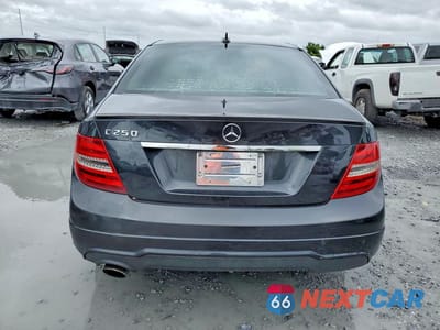 Zdjęcie 6 z 11 samochodu: 2012 MERCEDES-BENZ C 250 VIN:WDDGF4HB5CR210755 - miniatura