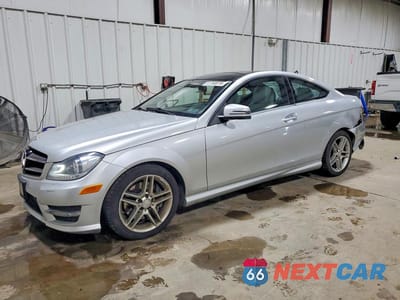 2013 MERCEDES-BENZ C 350 4MATIC WDDGJ8JB4DG081663 - główne zdjęcie licytacji z USA - miniatura