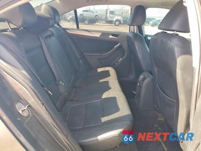 Zdjęcie 10 z 12 samochodu: 2013 VOLKSWAGEN JETTA SE VIN:3VWDP7AJ1DM352405 - miniatura