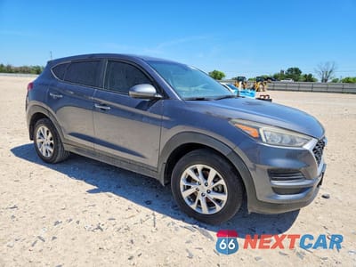 Czwarte zdjęcie samochodu z boku: 2019 HYUNDAI TUCSON SE VIN:KM8J23A48KU858289 - miniatura