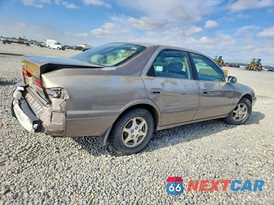 Trzecie zdjęcie samochodu z tyłu: 1999 TOYOTA CAMRY LE VIN:JT2BG28K2X0343353 - miniatura