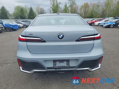 Zdjęcie 6 z 12 samochodu: 2026 BMW 740 XI VIN:WBA33EH06TCW36220 - miniatura