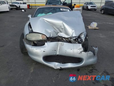 Piąte zdjęcie samochodu w środku: 2000 MAZDA MX-5 MIATA BASE VIN:JM1NB3534Y0142626 - miniatura
