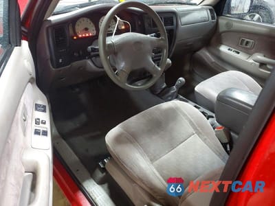 Zdjęcie 8 z 13 samochodu: 2002 TOYOTA TACOMA XTRACAB VIN:5TEWN72N22Z025031 - miniatura