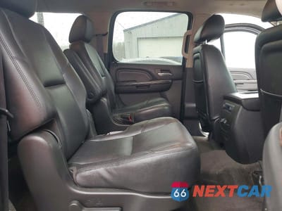 Zdjęcie 11 z 13 samochodu: 2011 GMC YUKON XL DENALI VIN:1GKS2MEF5BR315712 - miniatura