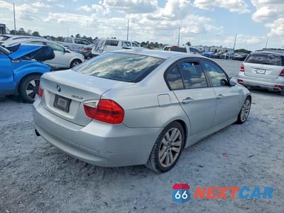 Trzecie zdjęcie samochodu z tyłu: 2006 BMW 325 I VIN:WBAVB13536PT08595 - miniatura