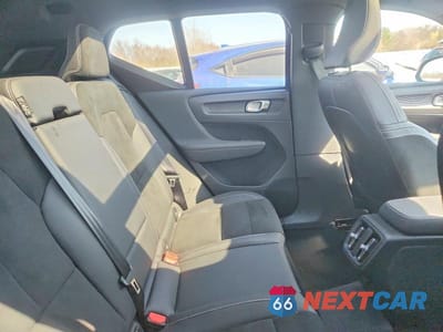 Zdjęcie 11 z 12 samochodu: 2021 VOLVO XC40 T5 R-DESIGN VIN:YV4162UM9M2563034 - miniatura