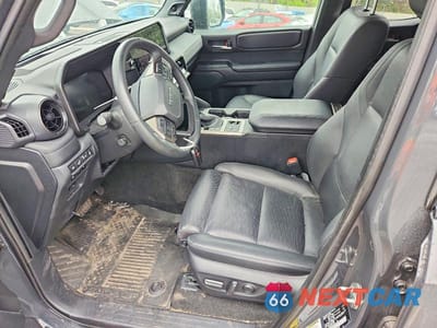 Zdjęcie 7 z 14 samochodu: 2025 TOYOTA LAND CRUISER BASE VIN:JTEABFAJ8S5011905 - miniatura