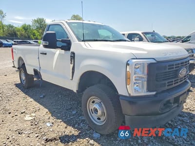 Czwarte zdjęcie samochodu z boku: 2024 FORD F250 SUPER DUTY VIN:1FTBF2BAXREC61144 - miniatura