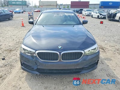 Piąte zdjęcie samochodu w środku: 2019 BMW 530 XI VIN:WBAJA7C52KWW04664 - miniatura