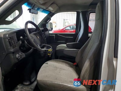 Zdjęcie 7 z 13 samochodu: 2018 CHEVROLET EXPRESS 2500 DELIVERY VAN VIN:1GCWGAFG1J1341404 - miniatura