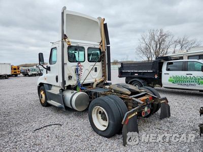 Zdjęcie 9 z 10 samochodu: 2016 FREIGHTLINER CASCADIA 125 SEMI TRUCK VIN:1FUBGEDV0GLHC5640 - miniatura