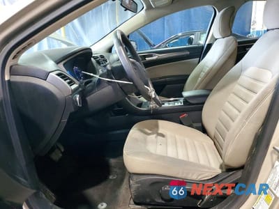 Zdjęcie 7 z 12 samochodu: 2017 FORD FUSION S VIN:3FA6P0G71HR378600 - miniatura