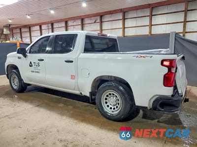 Drugie zdjęcie samochodu z przodu: 2022 CHEVROLET SILVERADO K1500 VIN:3GCUDAEDXNG552700 - miniatura