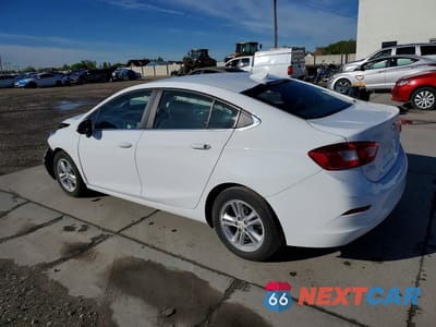 Drugie zdjęcie samochodu z przodu: 2018 CHEVROLET CRUZE LT VIN:1G1BE5SM5J7180844 - miniatura