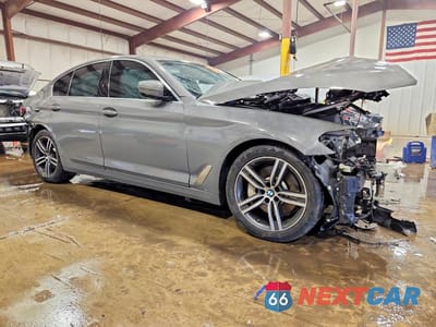 Czwarte zdjęcie samochodu z boku: 2021 BMW 530 XI VIN:WBA13BJ09MWW96802 - miniatura