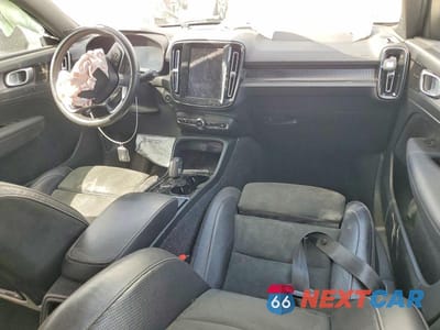 Zdjęcie 8 z 13 samochodu: 2019 VOLVO XC40 T5 R-DESIGN VIN:YV4162UM2K2130331 - miniatura
