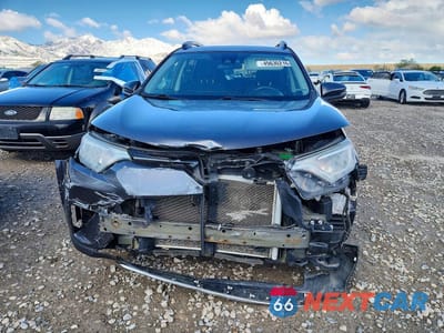 Piąte zdjęcie samochodu w środku: 2018 TOYOTA RAV4 XLE VIN:2T3RFREV9JW703513 - miniatura