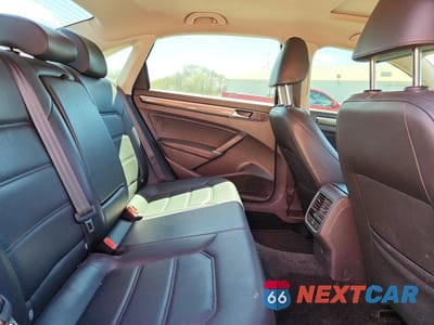Zdjęcie 10 z 12 samochodu: 2016 VOLKSWAGEN PASSAT SE VIN:1VWBT7A31GC065284 - miniatura