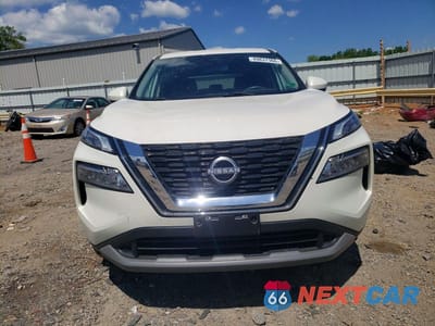 Piąte zdjęcie samochodu w środku: 2023 NISSAN ROGUE SV VIN:JN8BT3BB0PW358520 - miniatura