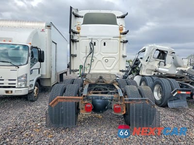 Zdjęcie 6 z 10 samochodu: 2018 FREIGHTLINER CASCADIA 125 SEMI TRUCK VIN:1FUJGLDV8JLKC7089 - miniatura