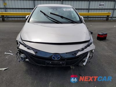 Piąte zdjęcie samochodu w środku: 2022 TOYOTA PRIUS PRIME XLE VIN:JTDKAMFP6N3213719 - miniatura