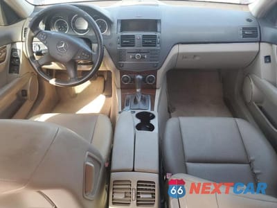 Zdjęcie 8 z 11 samochodu: 2011 MERCEDES-BENZ C 300 4MATIC VIN:WDDGF8BB5BR167968 - miniatura