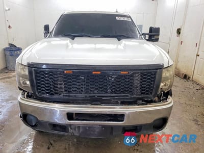 Piąte zdjęcie samochodu w środku: 2013 CHEVROLET SILVERADO K2500 HEAVY DUTY VIN:1GC1KVC8XDF215708 - miniatura