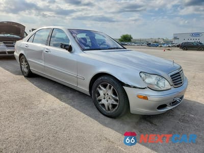 Czwarte zdjęcie samochodu z boku: 2003 MERCEDES-BENZ S 430 VIN:WDBNG70J03A344900 - miniatura