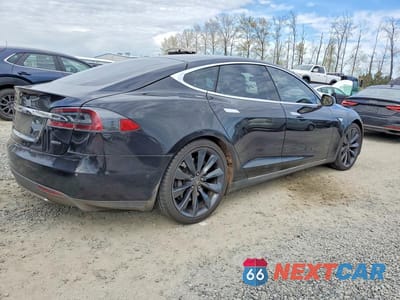 Trzecie zdjęcie samochodu z tyłu: 2015 TESLA MODEL S VIN:5YJSA1E23FF116082 - miniatura