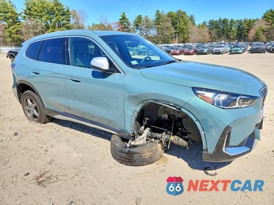Czwarte zdjęcie samochodu z boku: 2023 BMW X1 XDRIVE28I VIN:WBX73EF07P5W54066 - miniatura