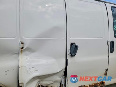 Zdjęcie 11 z 13 samochodu: 2002 CHEVROLET EXPRESS 1500 DELIVERY VAN VIN:1GCFG15R121183618 - miniatura