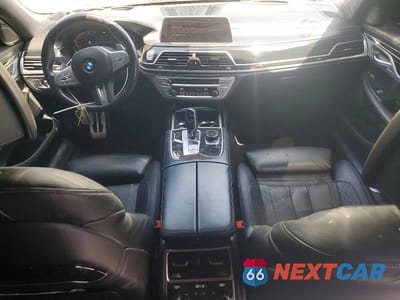 Zdjęcie 7 z 12 samochodu: 2020 BMW 750 XI VIN:WBA7U2C0XLCD49776 - miniatura