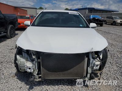 Piąte zdjęcie samochodu w środku: 2018 TOYOTA CAMRY LE VIN:4T1B11HK6JU557857 - miniatura