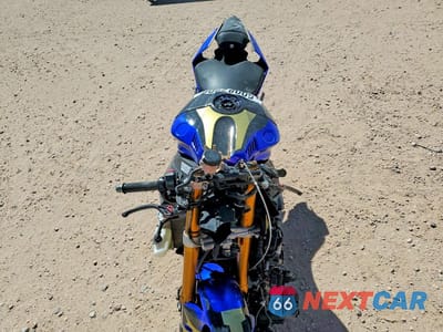 Piąte zdjęcie samochodu w środku: 2017 YAMAHA YZFR1 VIN:JYARN39E2HA003444 - miniatura