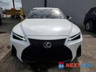 Piąte zdjęcie samochodu w środku: 2025 LEXUS IS 350 F SPORT DESIGN VIN:JTHBZ1B20S5094212 - miniatura