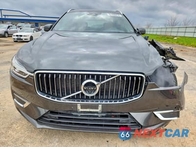 Piąte zdjęcie samochodu w środku: 2020 VOLVO XC60 T5 INSCRIPTION VIN:YV4102RL0L1571769 - miniatura