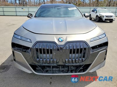 Piąte zdjęcie samochodu w środku: 2023 BMW 760 XI VIN:WBA33EJ09PCM12276 - miniatura