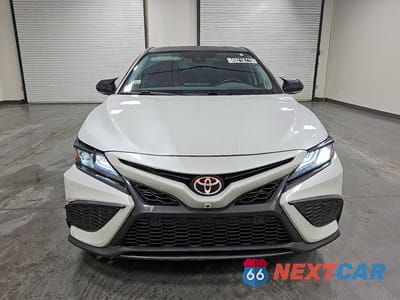 Piąte zdjęcie samochodu w środku: 2022 TOYOTA CAMRY XSE VIN:4T1K31AK9NU596775 - miniatura