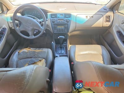 Zdjęcie 8 z 12 samochodu: 2000 HONDA ACCORD EX VIN:1HGCG1658YA096727 - miniatura