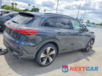 Trzecie zdjęcie samochodu z tyłu: 2025 AUDI SQ5 PREMIUM PLUS VIN:WA125AGU9S2102021 - miniatura