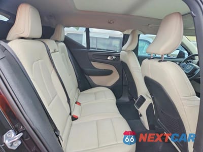 Zdjęcie 11 z 13 samochodu: 2020 VOLVO XC40 T5 MOMENTUM VIN:YV4162UK2L2292668 - miniatura