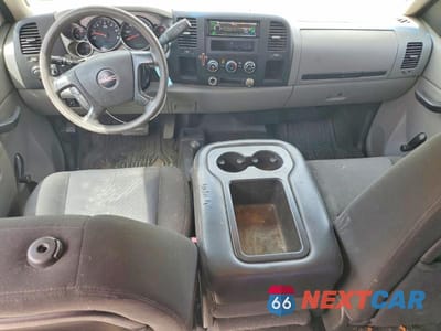 Zdjęcie 8 z 11 samochodu: 2010 GMC SIERRA K2500 HEAVY DUTY VIN:1GT5KZBG9AZ175164 - miniatura