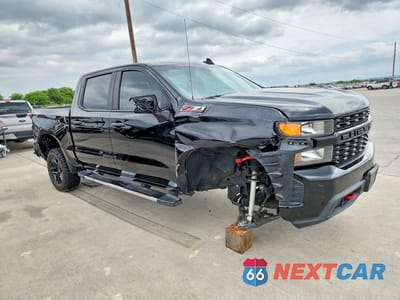 Czwarte zdjęcie samochodu z boku: 2021 CHEVROLET SILVERADO K1500 TRAIL BOSS CUSTOM VIN:3GCPYCEF6MG134129 - miniatura
