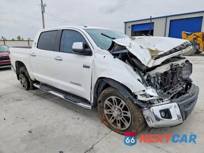 Czwarte zdjęcie samochodu z boku: 2016 TOYOTA TUNDRA CREWMAX SR5 VIN:5TFEW5F1XGX197729 - miniatura