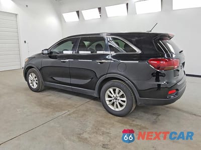 Drugie zdjęcie samochodu z przodu: 2020 KIA SORENTO LX VIN:5XYPG4A38LG630941 - miniatura