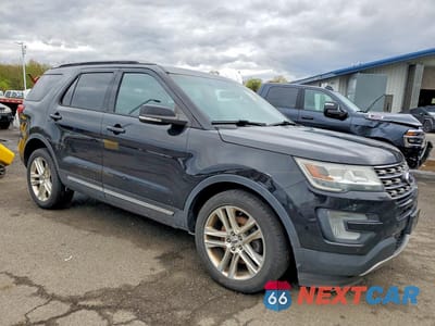 Czwarte zdjęcie samochodu z boku: 2017 FORD EXPLORER XLT VIN:1FM5K8D87HGA39925 - miniatura