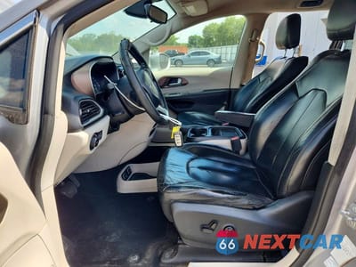 Zdjęcie 7 z 13 samochodu: 2018 CHRYSLER PACIFICA TOURING L VIN:2C4RC1BGXJR112200 - miniatura