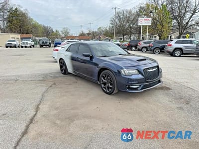 2023 CHRYSLER 300 S 2C3CCABG8PH628211 - główne zdjęcie licytacji z USA - miniatura